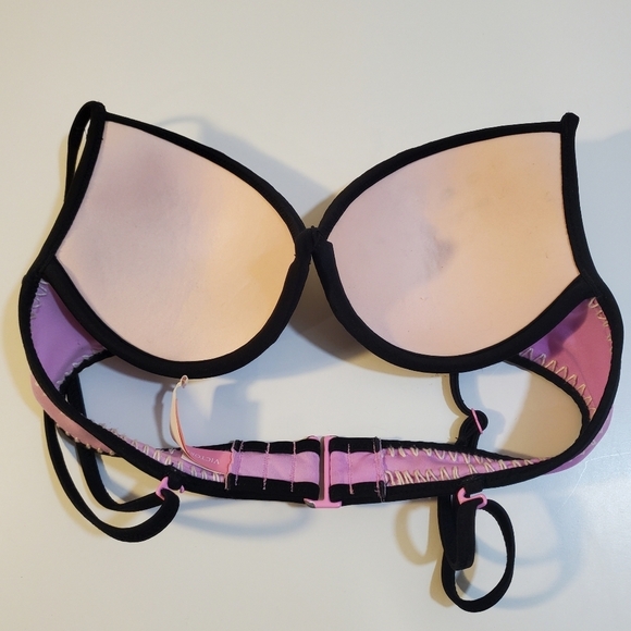 Victoria's Secret Crochet Bikini top size XS - Picture 7 of 8